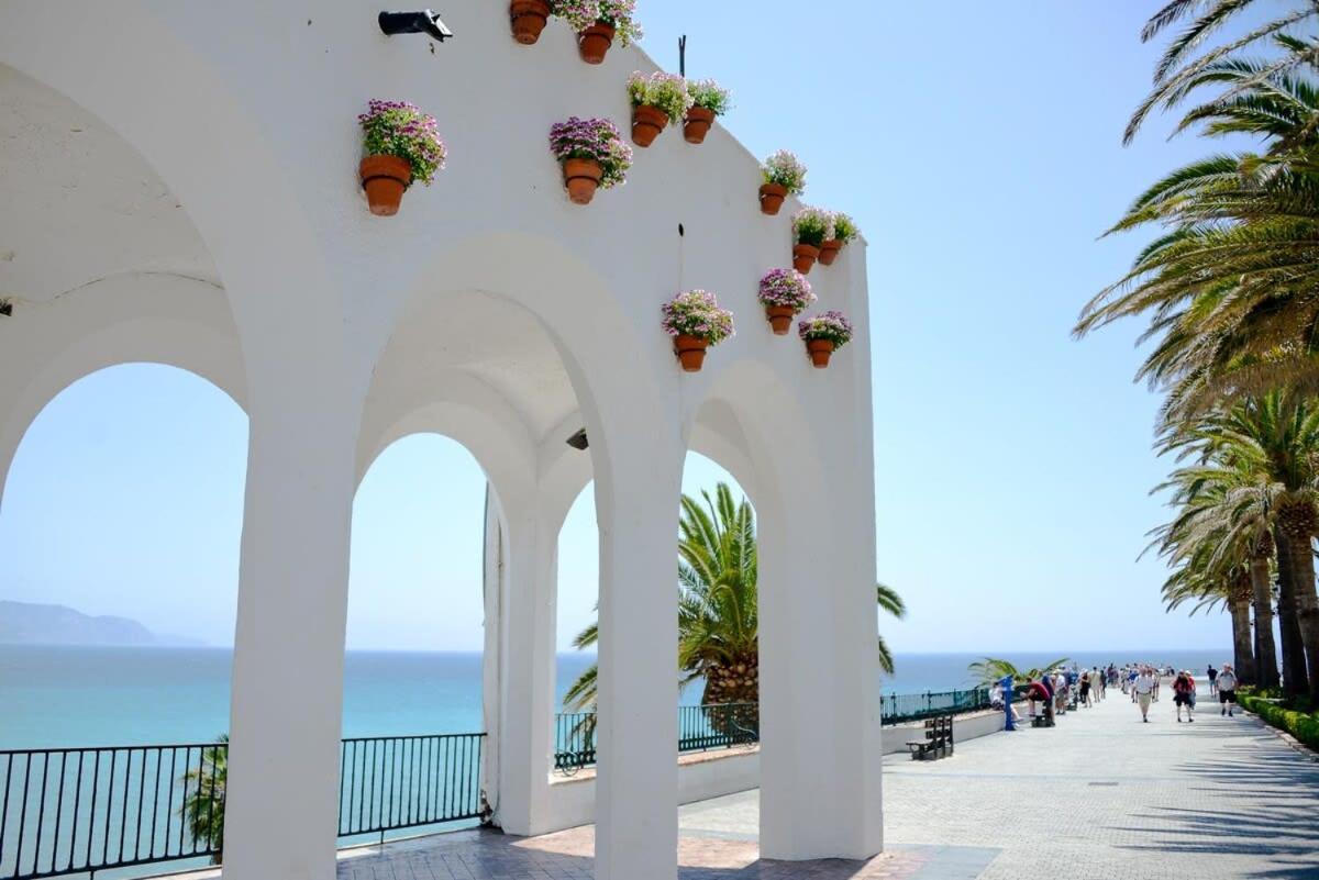 Carabeo 1-30 Apartment Nerja
